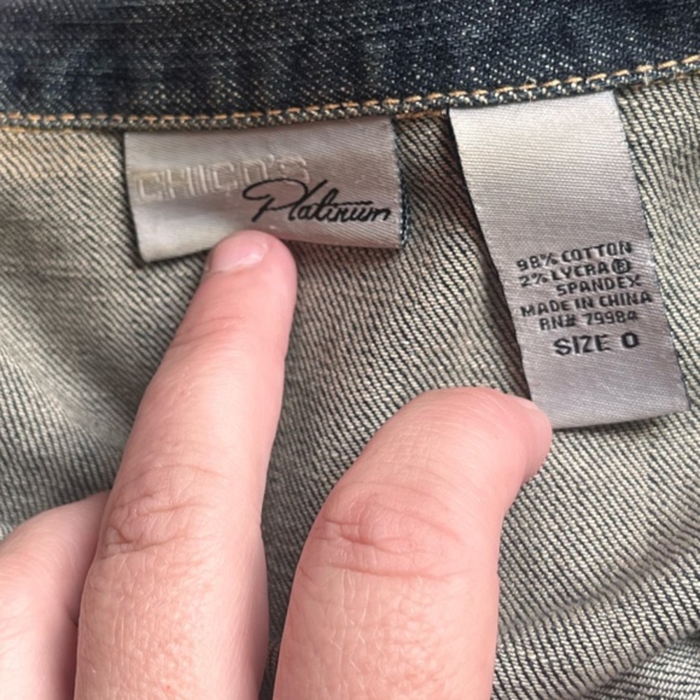Chicos Platinum size 0 (size XS/4)‎ denim jacket. - Picture 4 of 5
